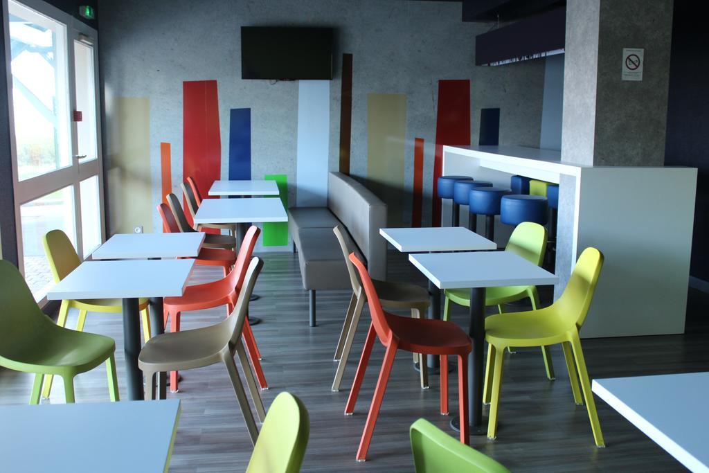 Hotel Ibis Budget Laval Bonchamp Les Laval Exterior photo