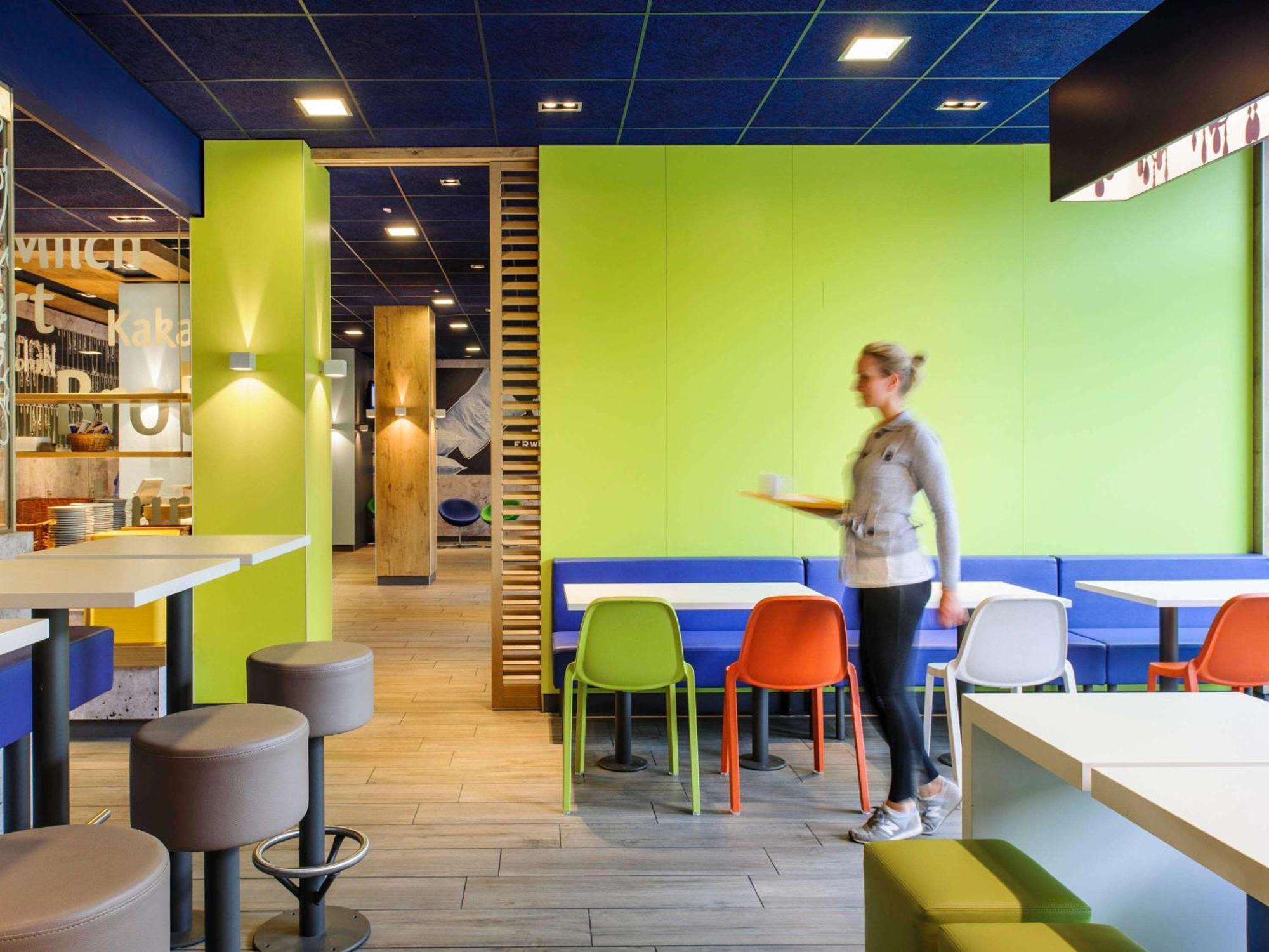 Hotel Ibis Budget Laval Bonchamp Les Laval Exterior photo