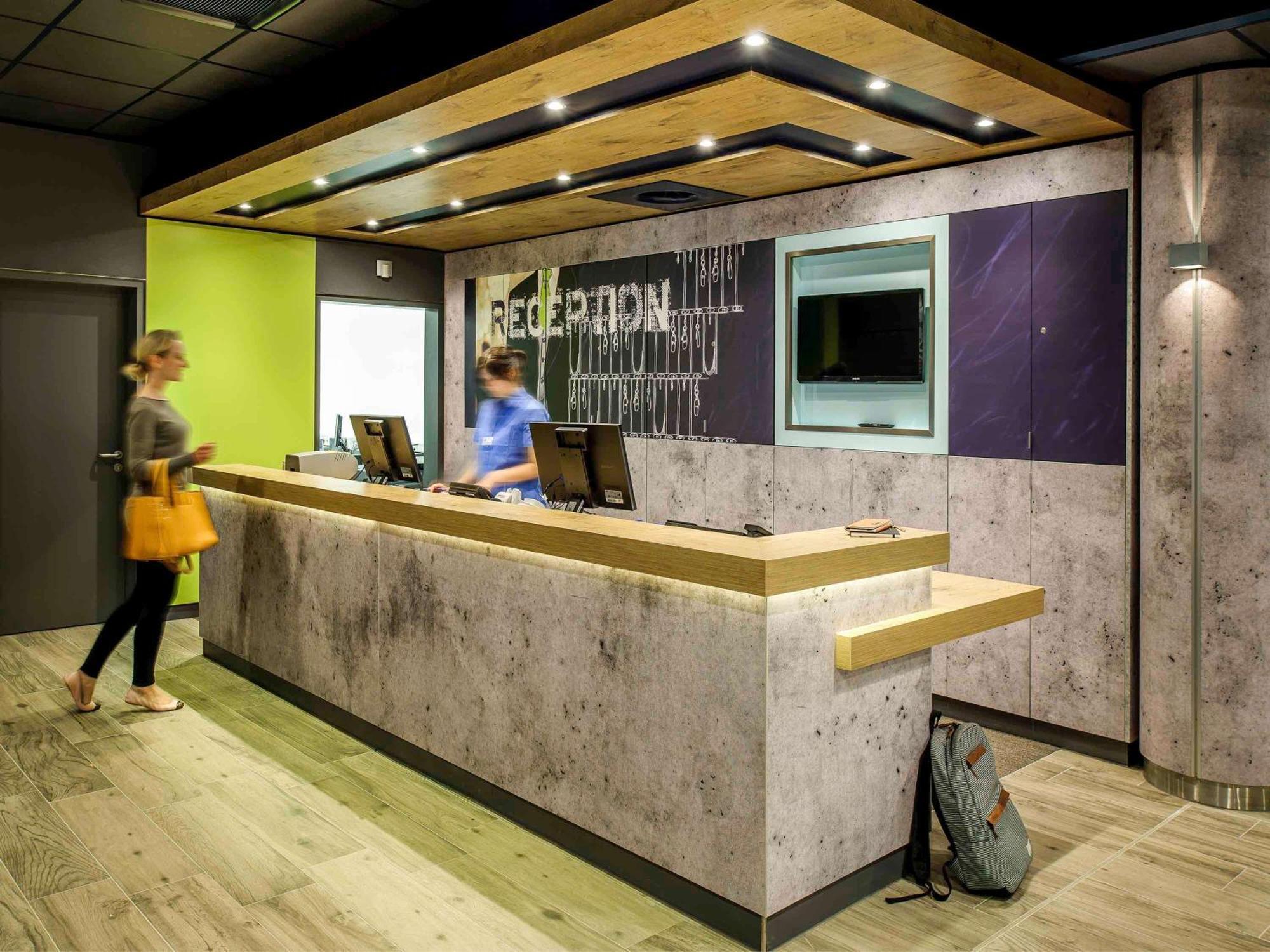 Hotel Ibis Budget Laval Bonchamp Les Laval Exterior photo